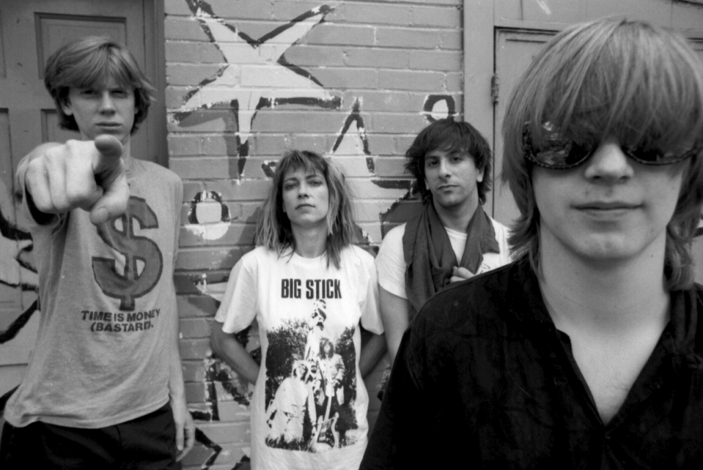 sonic-youth-alleyway-photo-black-and-white